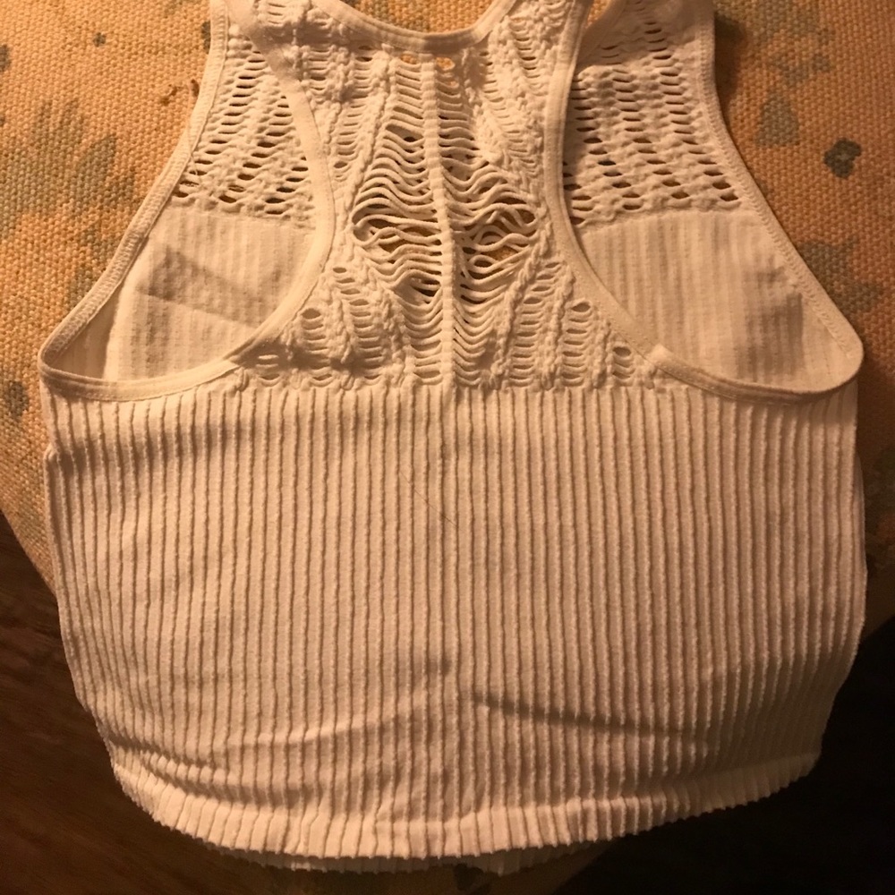 High Neck Ribbed Crop Top - Picture 3 of 3